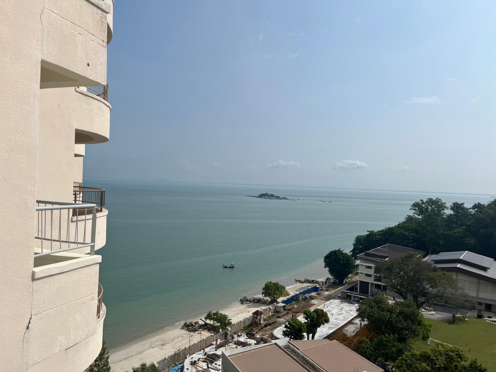 Paradise By The Sea In Penang By Veron At Rainbow Paradise Hotel Tanjung Bungah  Exterior photo