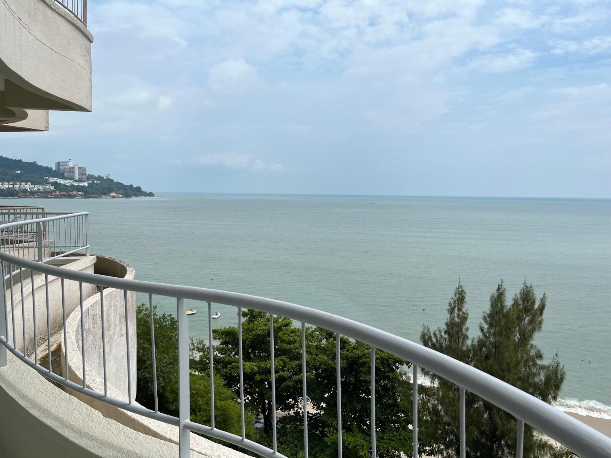 Paradise By The Sea In Penang By Veron At Rainbow Paradise Hotel Tanjung Bungah  Exterior photo