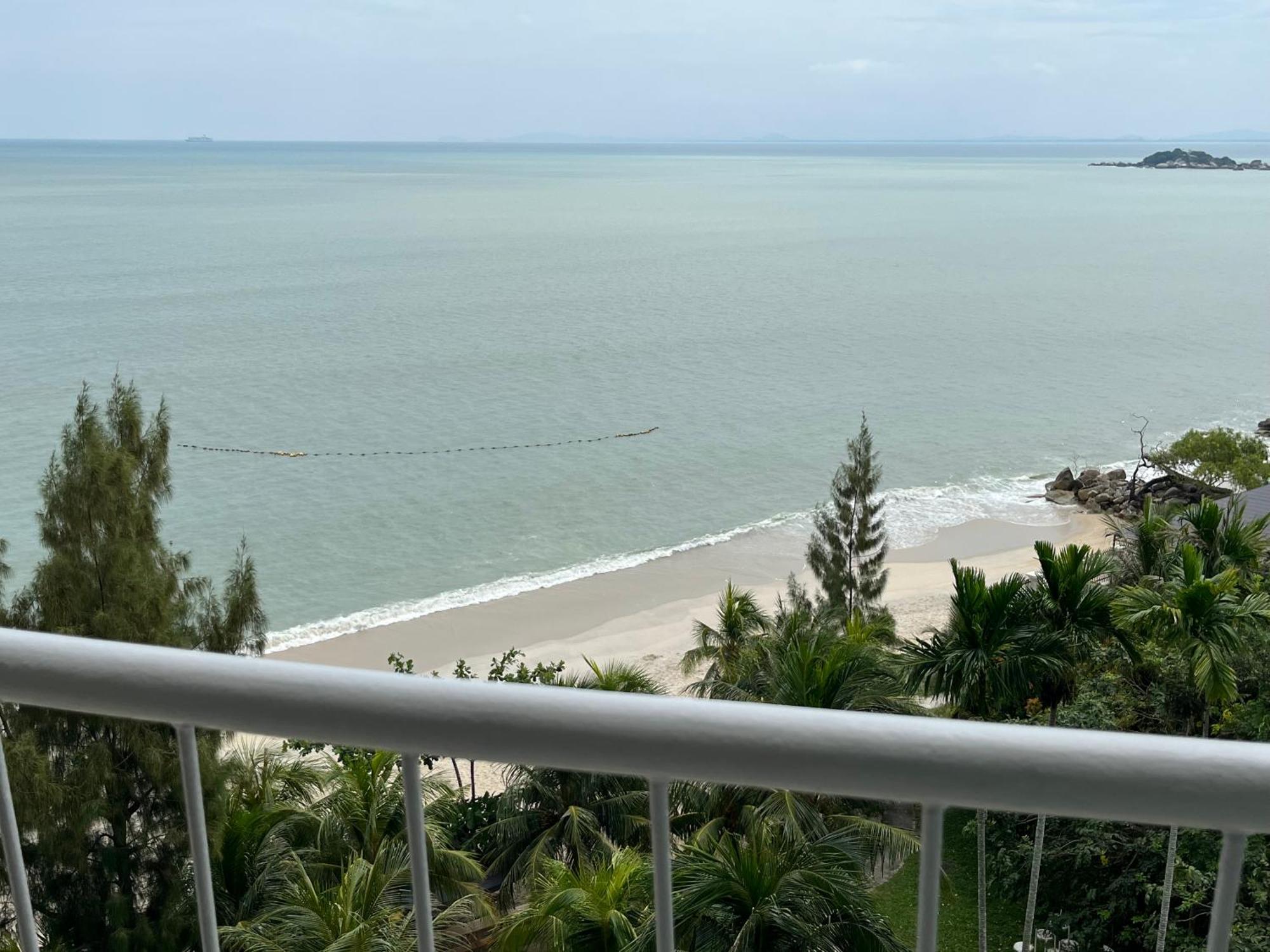 Paradise By The Sea In Penang By Veron At Rainbow Paradise Hotel Tanjung Bungah  Exterior photo